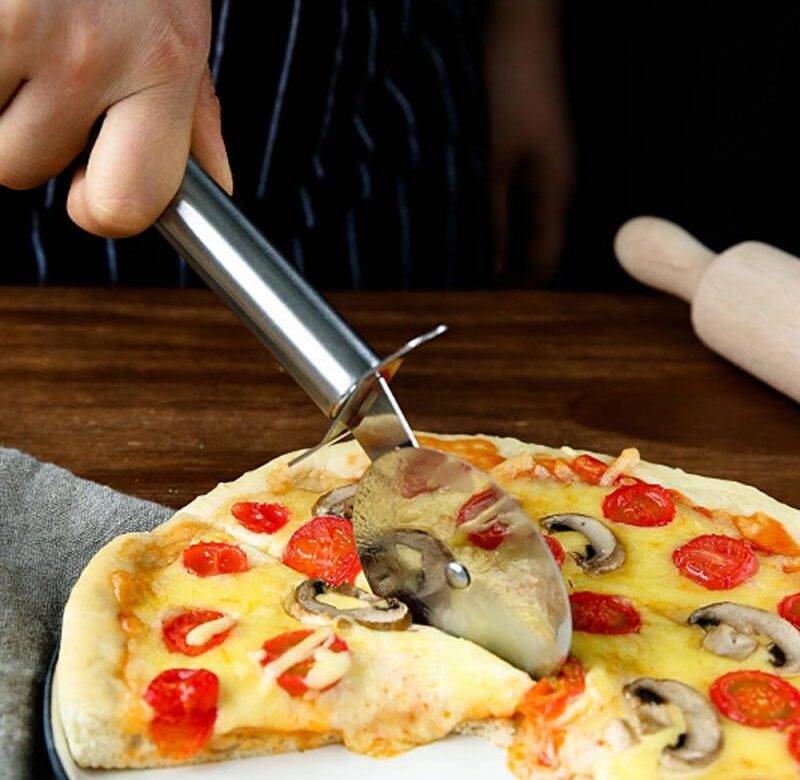 Nůž na pizzu / kráječ na pizzu