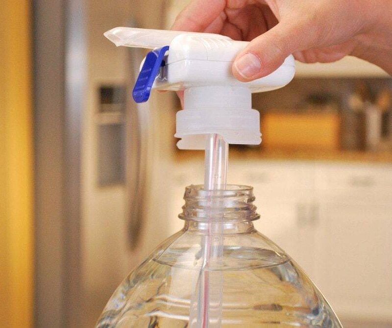 Automatický dávkovač nápojů, vody, atp. / dispenser