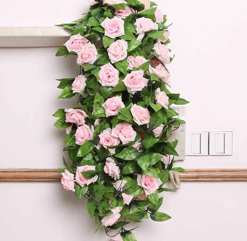 Svatební výzdoba / girlanda s umělými růžemi, délka – 2,4 m