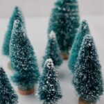Malý vánoční stromeček / vánoční výzdoba, na stůl – 5 kusů – více variant