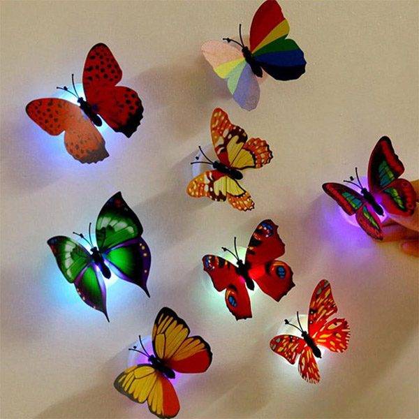 LED dekorace | svítící samolepka na zeď, 7 x 6 cm - náhodná barva, 1 ks