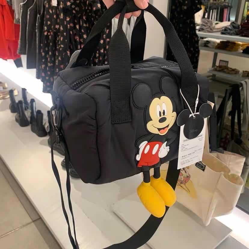 Dívčí kabelka s motivem Mickey Mouse