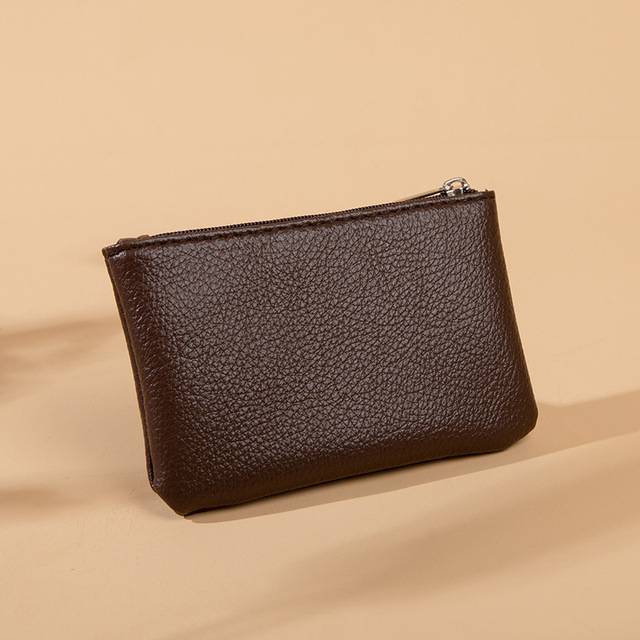Kompaktní minimalistická peněženka z umělé kůže - tmavě hnědá