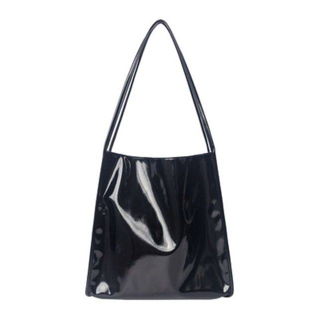Módní dámská lakovaná taška - Černá