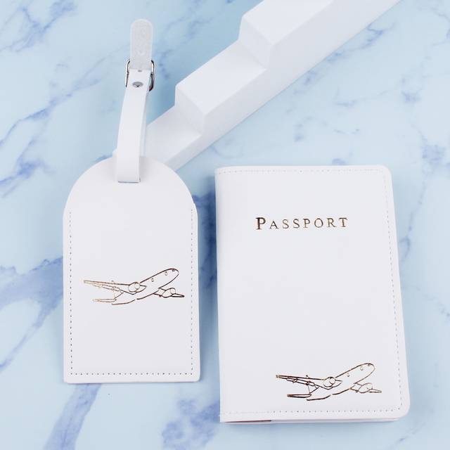 Obal na cestovní pas s visačkou z umělé kůže - bílý 1