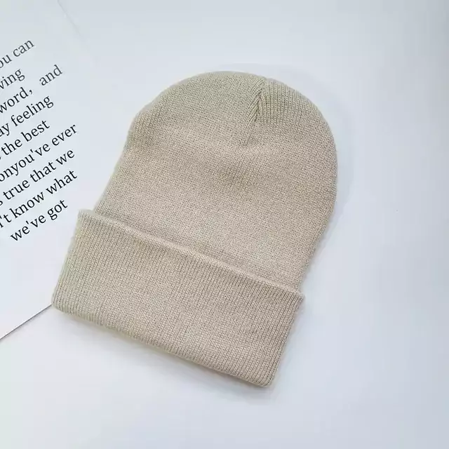 Teplá zimní čepice | Pro děti i dospělé - béžový, Dospělý 18x20 cm