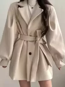 Teplý podzimní elegantní kabát