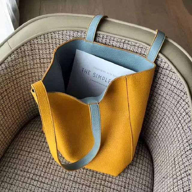 Velká elegantní koženková nákupní taška - žluté a modré