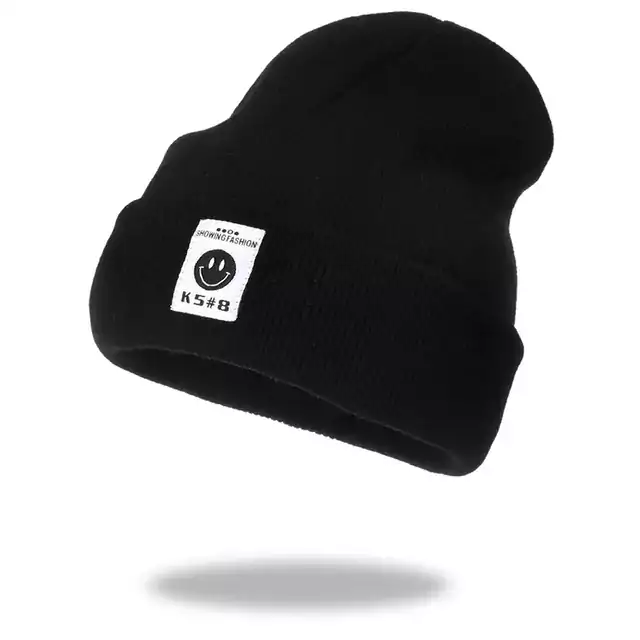 Dámská zimní čepice s výšivkou - 001 Ks černá