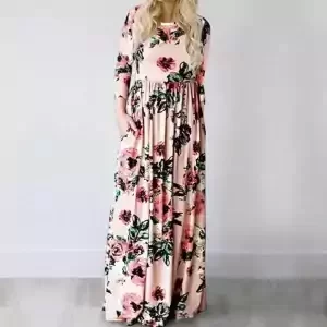 Dlouhé dámské šaty s květinovým vzorem