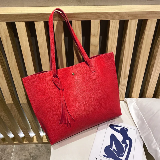 Prostorná stylová kabelka z umělé kůže - Červené