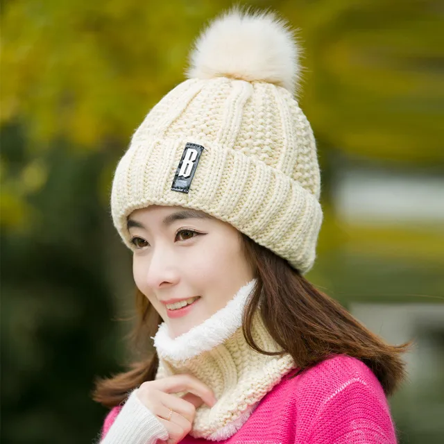 Zimní set pletené čepice a šály pro ženy - béžový