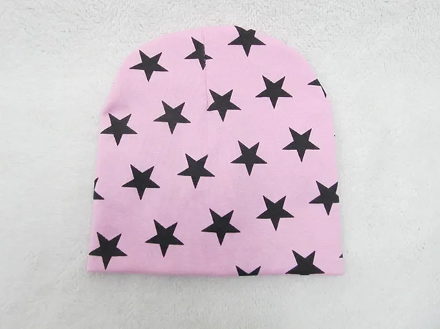 Zimní dětská čepice s hvězdičkami - růžový
