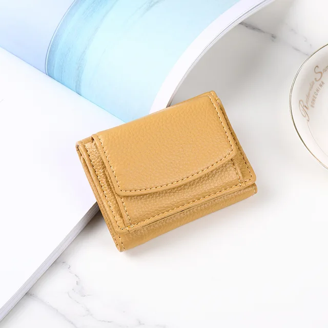 Dámská kožená peněženka s kapsou na mince - Žlutá