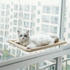 Pohodlné houpací lehátko pro kočky s odolným škrabadlem