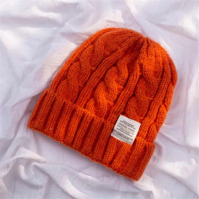 Teplá vlněná dámská zimní pletená čepice - oranžový