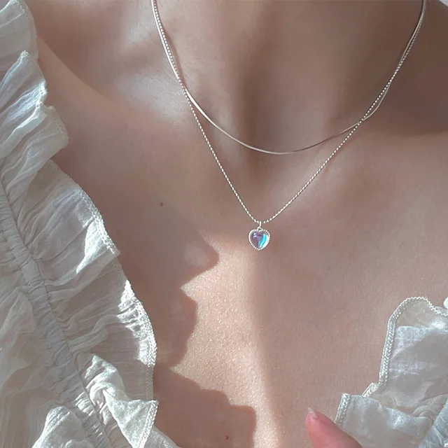 Elegantní náhrdelník s přívěskem - 20