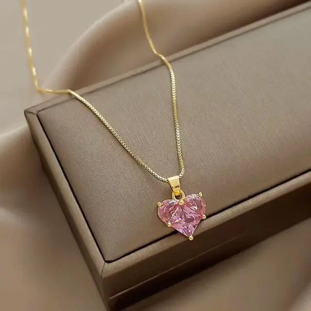 Elegantní náhrdelník s přívěskem - 5
