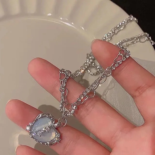 Elegantní náhrdelník s přívěskem - 10