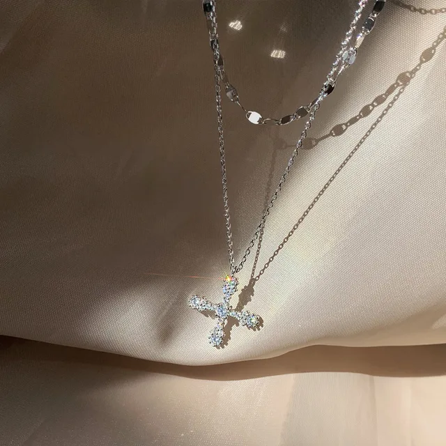 Elegantní náhrdelník s přívěskem - 2