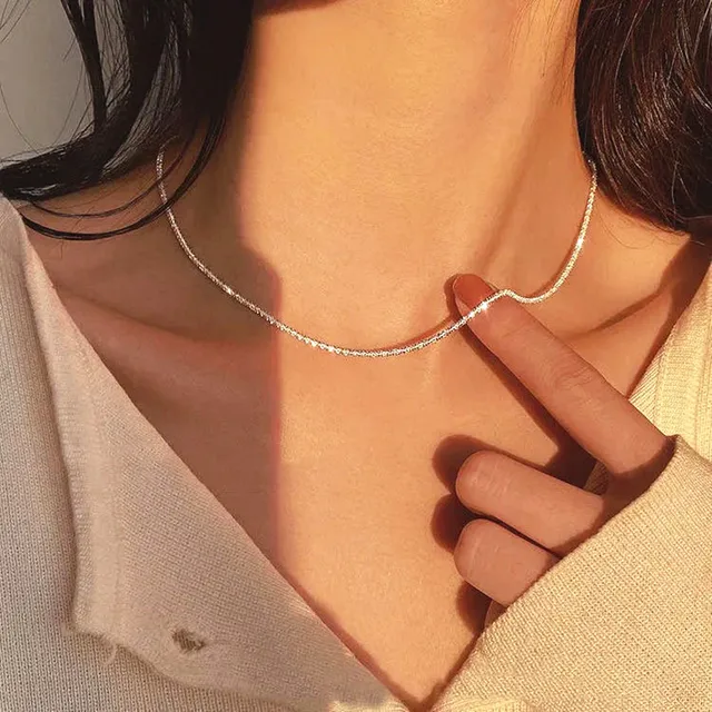 Elegantní náhrdelník s přívěskem - 7