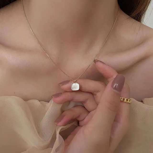 Stylový dámský náhrdelník s přívěskem - 6
