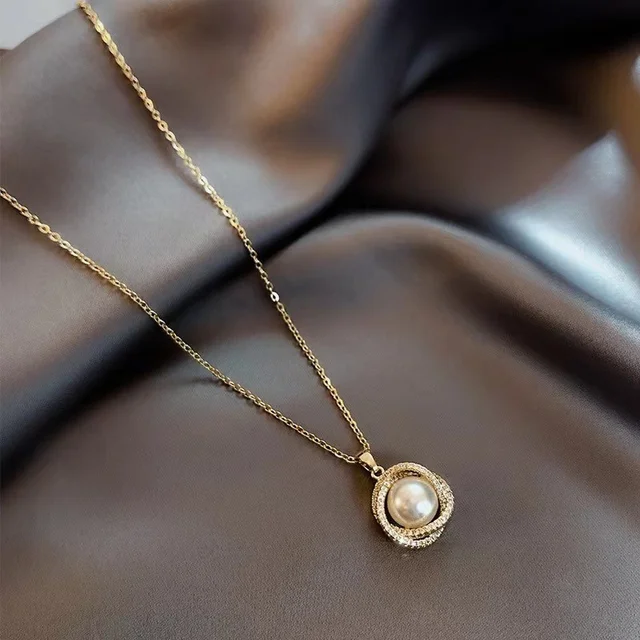 Stylový dámský náhrdelník s přívěskem - 10