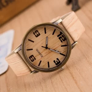 Dámské hodinky s dřevěným vzorem