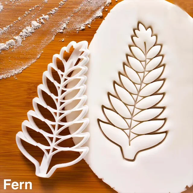 plastová forma na sušenky s listovým vzorem - Rozměr 5,6 x 10,6 cm