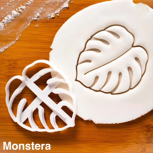 plastová forma na sušenky s listovým vzorem - 7,8 x 8,8 cm